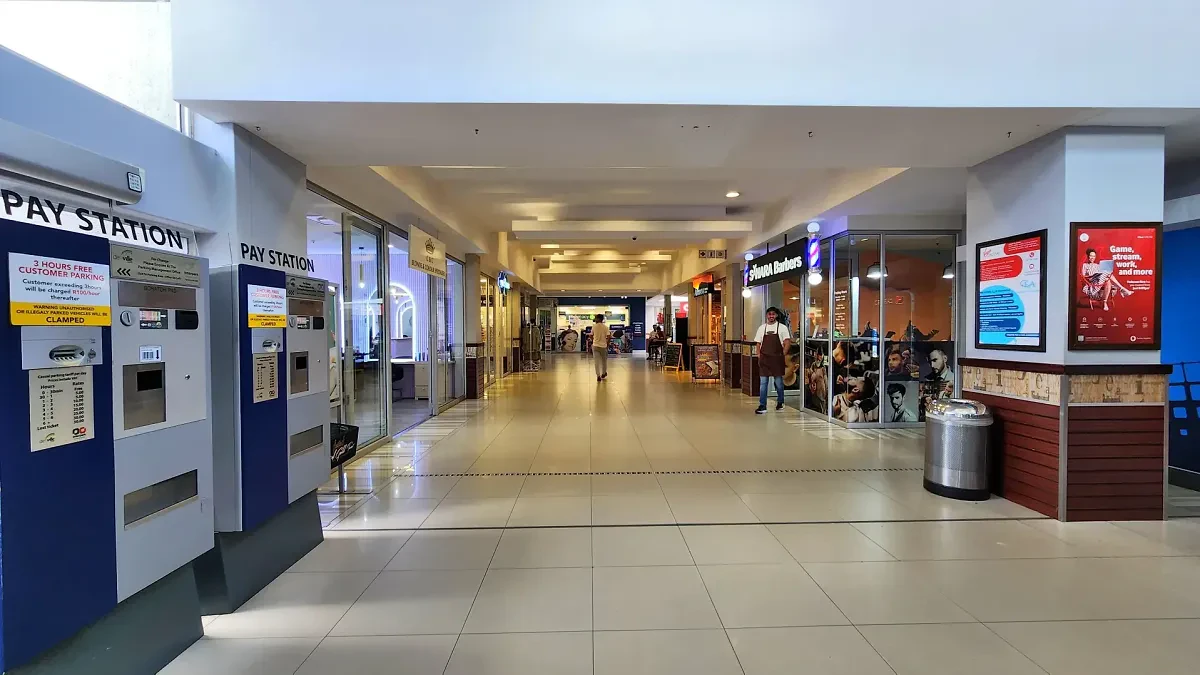De Ville Centre, Durbanville - building photo 3