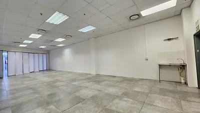De Ville Centre, available retail to let in Durbanville