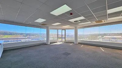 Bloemhof Building, available office to let in Tyger Valley