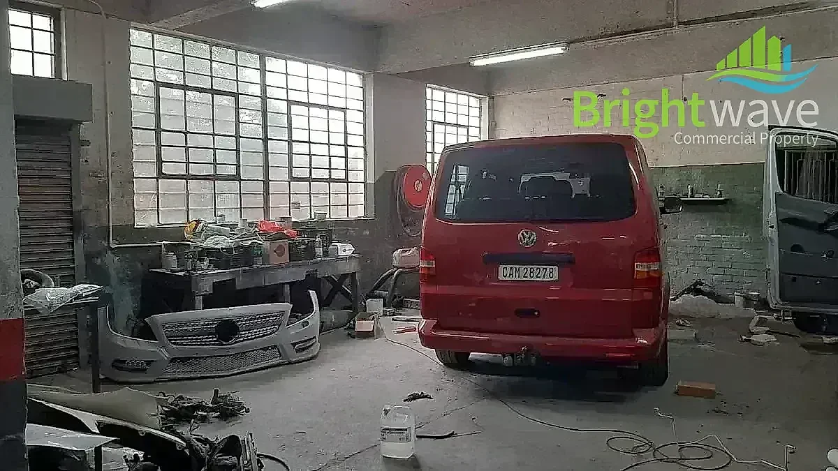 Open plan industrial area at 4 Hof Street