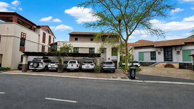 8 Waterford Mews, Century City - building photo 3