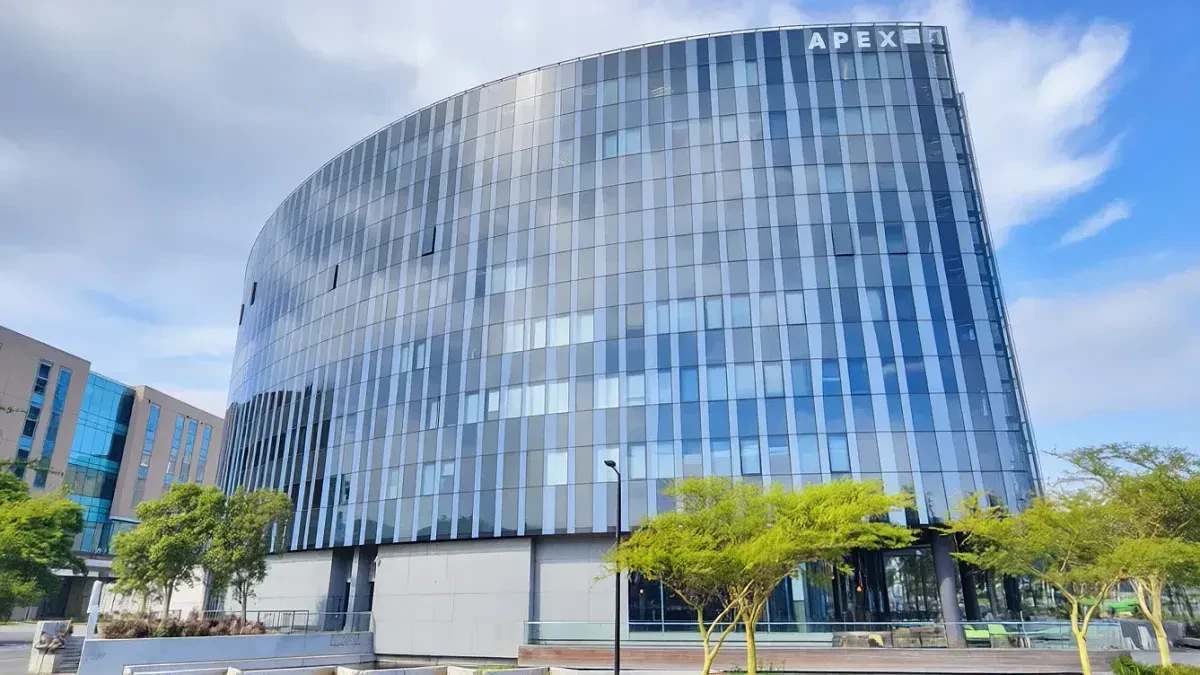 The Apex, Century City - building photo 10