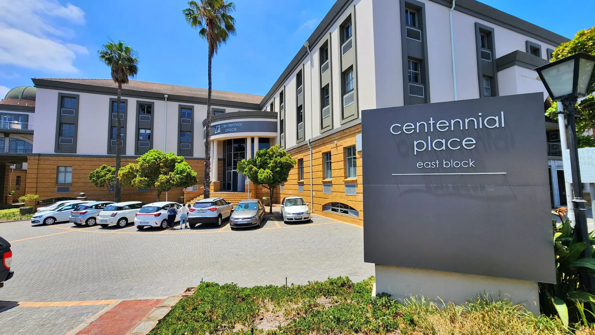 1,194 m² Office in Century City