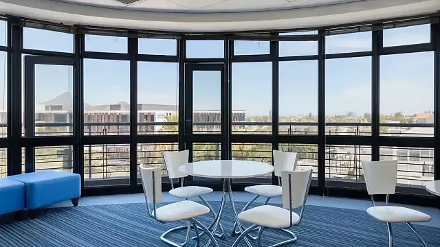644 m2 office to let at Colosseum in Century City, meeting room interior.