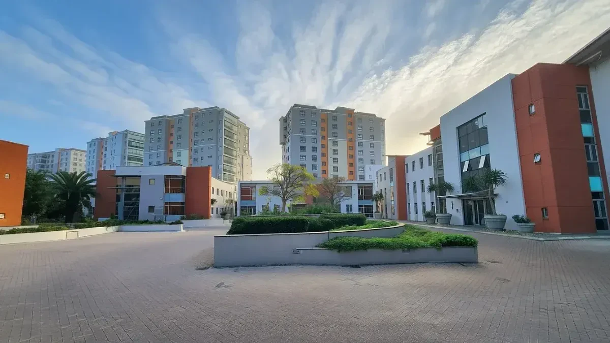 Grosvenor Square, Century City - building photo 9