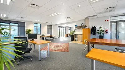 Grosvenor Square office space to let in Century City